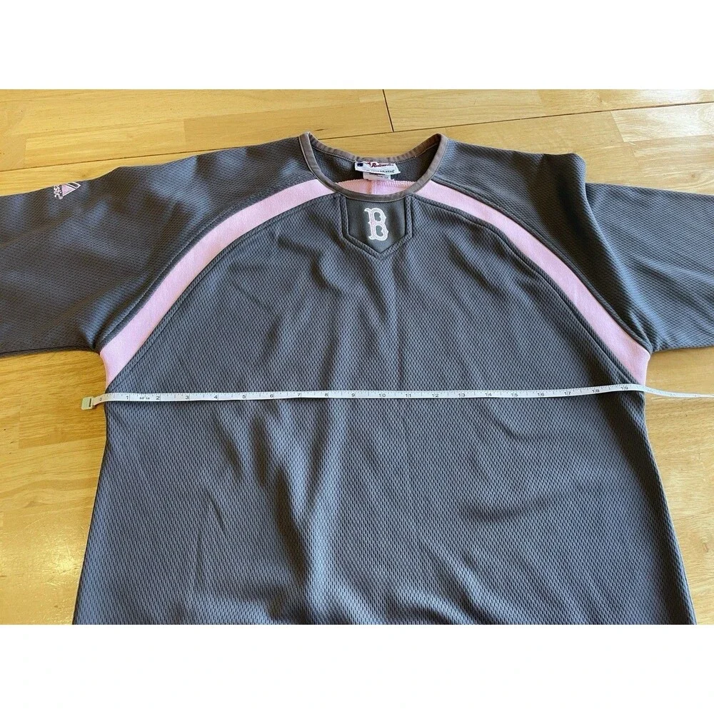 Majestic Womens Size Medium Boston Red Socks Therma Base Pullover Top Gray Pink